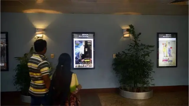 সিনেপ্লেক্সে বেশিরভাগ ইংরেজি সিনেমা দেখানো হয়