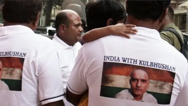 કુલભૂષણની મુક્તિ માટે દેખાવો