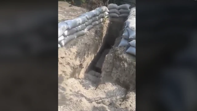 sərhəd kəndlərindən birində qazılan istehkam