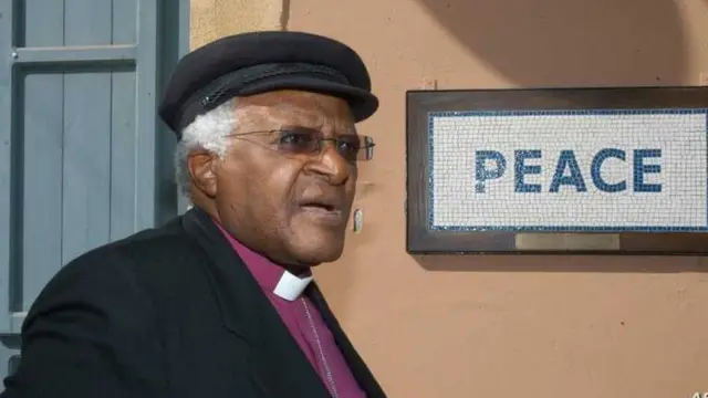 ديزموند توتو