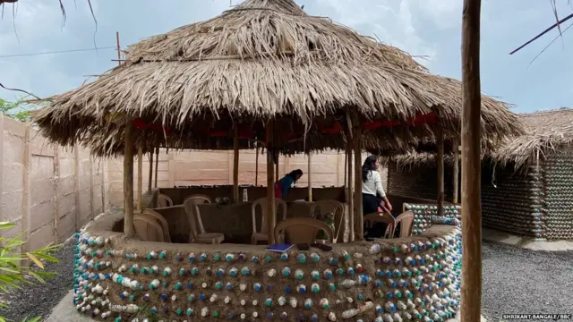 प्लास्टिकची कुटी