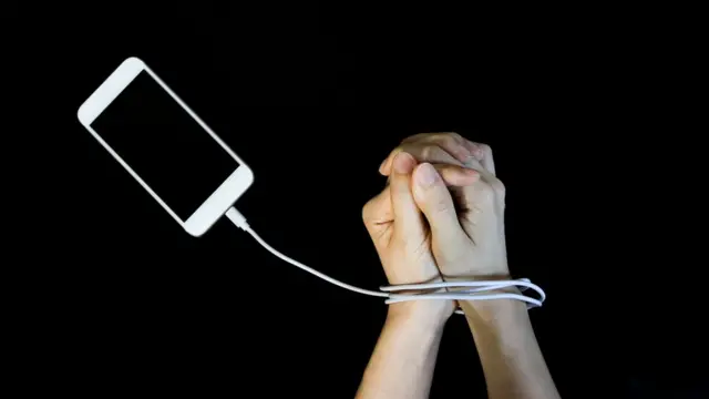 adicción a las redes sociales