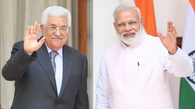 పాలస్తీనా ప్రధానమంత్రి మొహమూద్ అబ్బాస్‌తో భారత ప్రధానమంత్రి నరేంద్రమోదీ