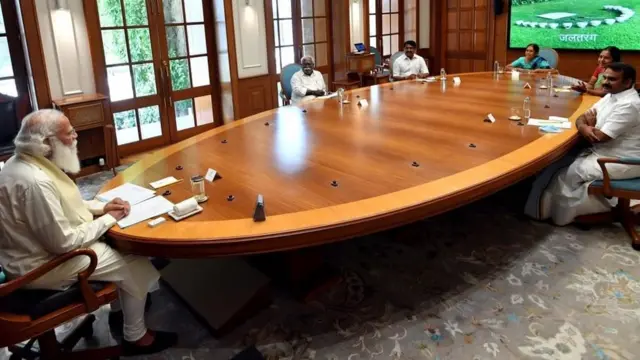 பிரதமர் நரேந்திர மோதி - தமிழ்நாடு பாஜக எம்.எல்.ஏ.க்கள் சந்திப்பு.