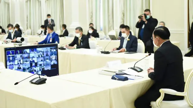 พล.อ. ประยุทธ์ จันทร์โอชา เป็นประธานประชุม ศบค. นัดแรกของปี 2565 ที่ทำเนียบรัฐบาล