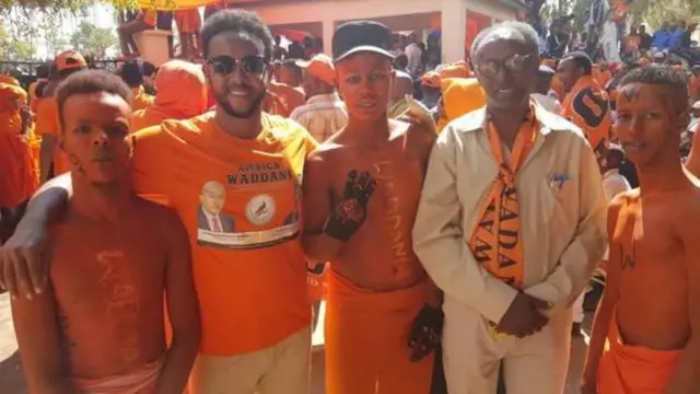 Taageerayaasha xisbiga Waddani