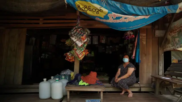 นางยุเอ คีรีอำพน