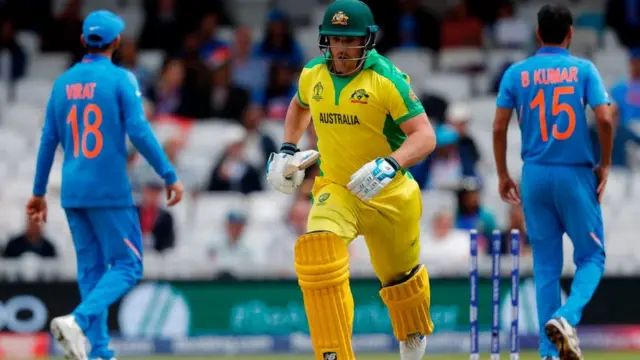 ભારત અને ઑસ્ટ્રેલિયાના ખેલાડીઓ