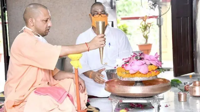 உத்தர பிரதேச முதல்வர் யோகி