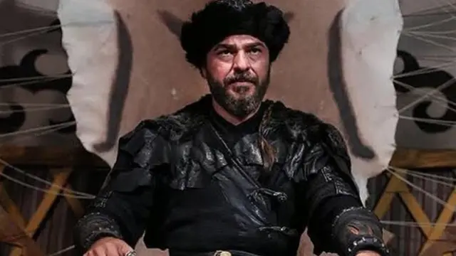 इस्लाम के अतीत की 'शान' उधार लेकर सुल्तान बनने की कोशिश