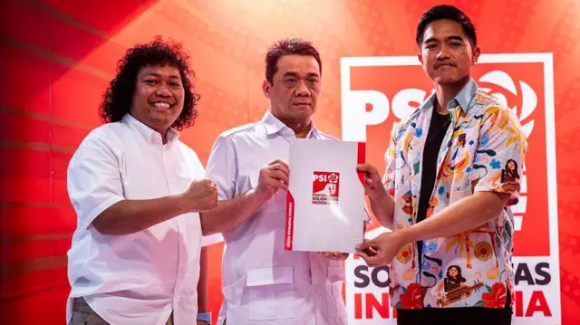 Bakal calon Wali Kota dan Wakil Wali Kota Tangerang Selatan Ahmad Riza Patria (tengah) dan Marshel Widianto (kiri) mundur dari kontetasi Pilkada 2024. 