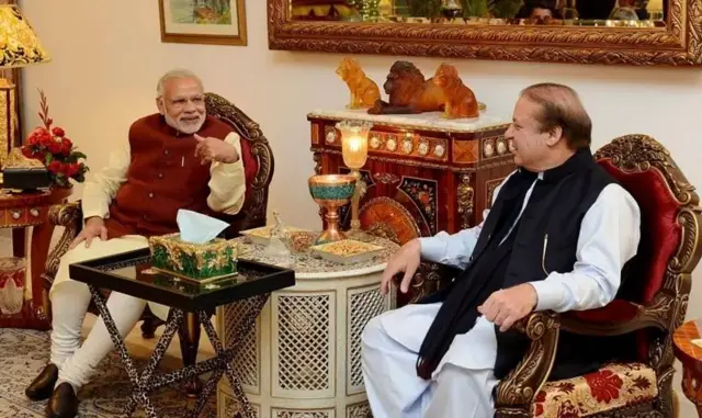 অতীতে নওয়াজ শরিফ এবং নরেন্দ্র মোদী একাধিকবার বৈঠকে বসেছেন যেখানে দুই দেশের মধ্যে বন্ধুত্বপূর্ণ এক ছবির প্রতিফলন দেখা গিয়েছিল। 