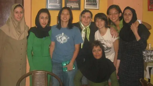 سعیده فتحی (نفر دوم از چپ) همراه با تیم ملی در اولین سفر برون‌مرزی تیم ملی بسکتبال زنان جمهوری اسلامی ایران سال ۱۳۸۶