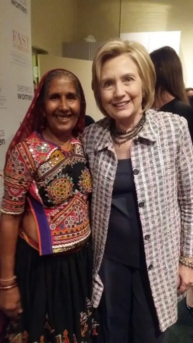 મહિલા સશક્તીકરણ, ભરતકામ, શાહરુખ ખાન, હિલેરી ક્લિન્ટન, આત્મનિર્ભર ગુજરાત, ગુજરાત, બીબીસી ગુજરાતી, ગુજરાતની કળા, ગુજરાતની સંસ્કૃતિ