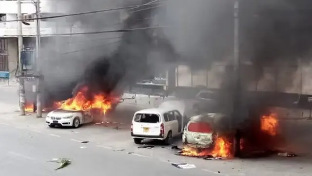 Dadka qaar ayaa ka carooday tallaabada Cismaan halka qaar kalana ay ku taageereen maaddaamaa ninkan uu difaacayay hantidiisa.