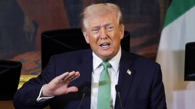 डोनाल्ड ट्रंप