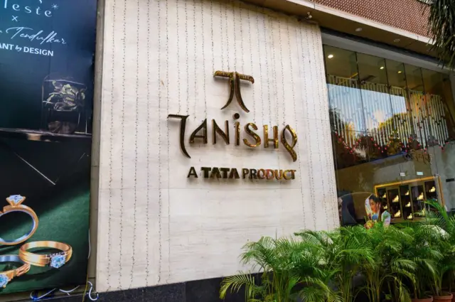 டைட்டன், தமிழ்நாடு அரசு, டாடா