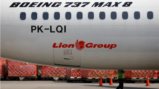 boeing, lion