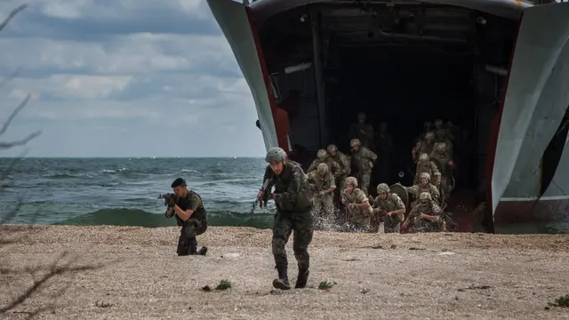 Морские пехотинцы