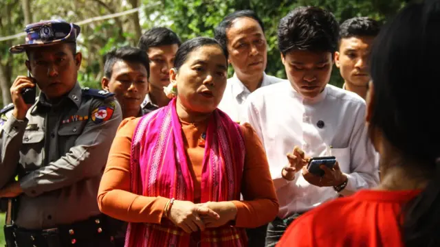 ဒေါ်မိုးမိုးစုကြည်