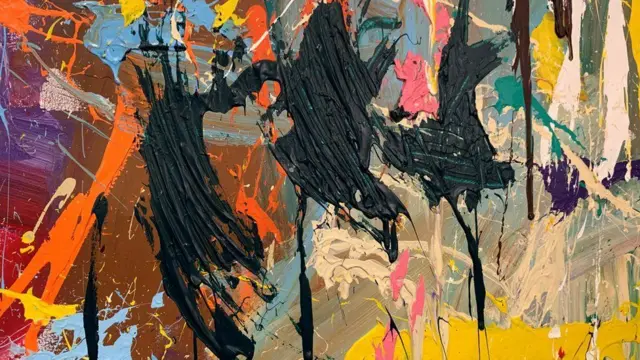 الثنائي أضافا بقعا سوداء على العمل الفني