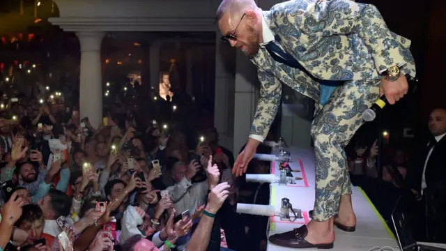 Sepatu tanpa kaus kaki