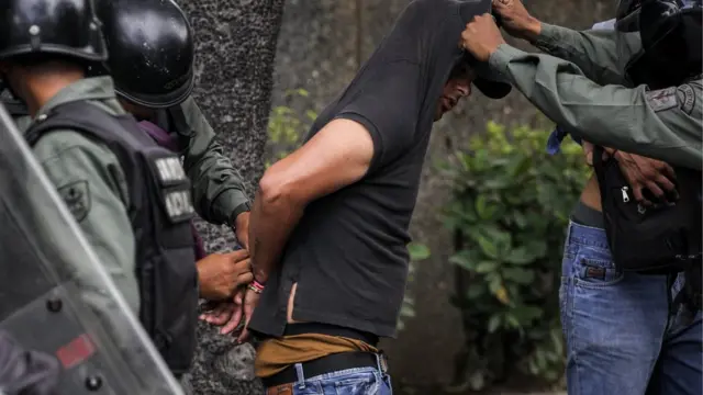 Manifestante detenido