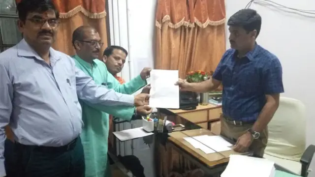 अपना विरोध जताते ब्राह्मण समाज के लोग.