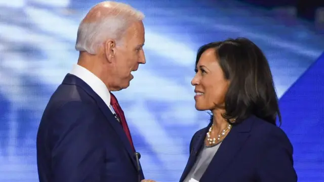 هاريس وبايدن