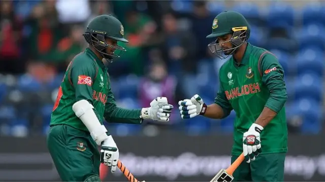 বাংলাদেশের পক্ষে রেকর্ড জুটি তৈরির সময়কার সাকিব আর মাহমুদউল্লাহ