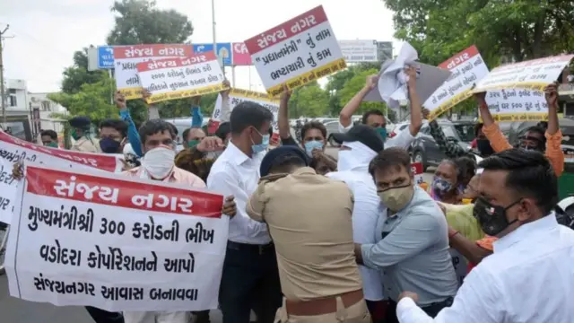 વિરોધની તસવીર