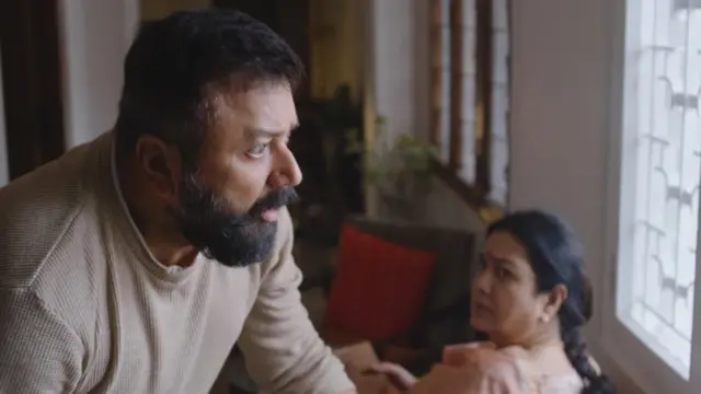 இளமை இதே இதோ பட காட்சி