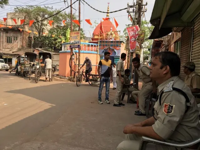 પોલીસકર્મની તસવીર