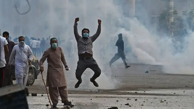 لاہور میں مظاہرین
