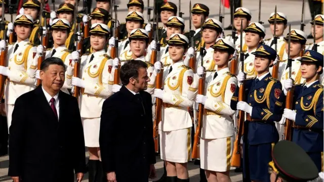 मैक्रों और शी जिनपिंग