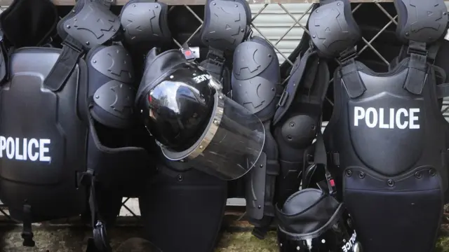 বাংলাদেশ পুলিশের ব্যবহৃত কিছু সরঞ্জাম