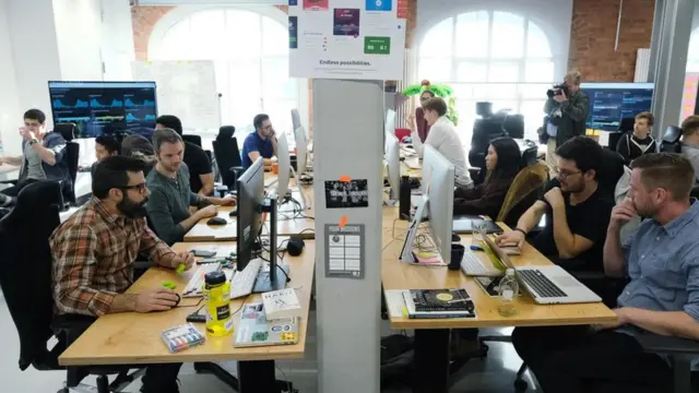 Một bài học về sự tập trung sâu sắc có thể thấy được ở các kỹ sư phần mềm, những người không bao giờ cấu trúc quá trình làm việc của mình theo một cách bất kỳ và tùy tiện.