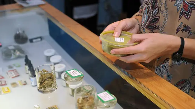 Диспанзер у Калифорнији