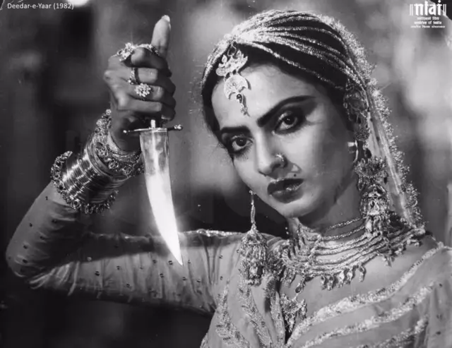 વર્ષ 1982માં ફિલ્મ 'દીદારે યાર'માં રેખા