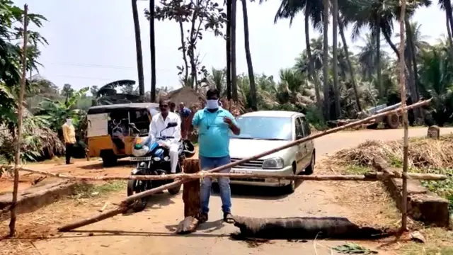 ఆంధ్రప్రదేశ్‌: కరోనా లాక్‌డౌన్‌తో సరిహద్దులు మూసేస్తున్న గ్రామాలు