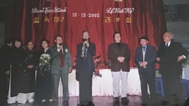 Ri Yong-hui and Pham Ngoc Canh at their wedding in their Hanoi 2002