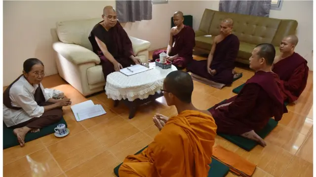 พระวิปัสสนาจราย์จากเมียนมา สอบอารมณ์นิสิต