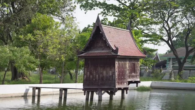 واٹ یائی سووانارام میں پایا جانے والا ایک منفرد کتب خانہ