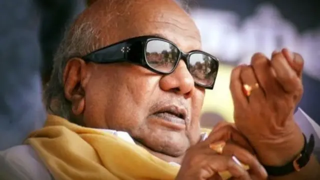 கருணாநிதி: மருத்துவமனை வாசலில் விடிய விடிய காத்திருந்த தொண்டர்கள்