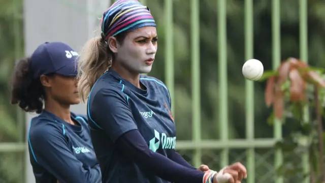 বাংলাদেশের ক্রিকেটার জাহানারা আলম