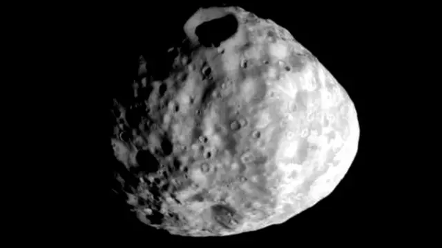 Янус, снимок "Кассини" 8 сентября 2009 года