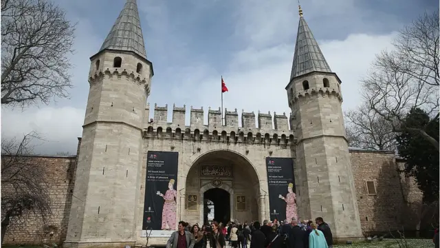 তোপকাপি প্রাসাদে ঢোকার প্রধান দরজা