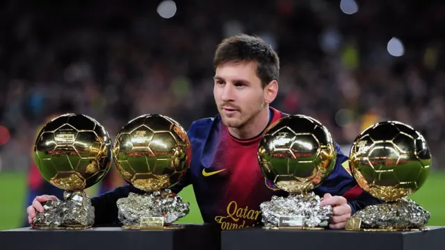 Lionel Messi con cuatro balones de oro