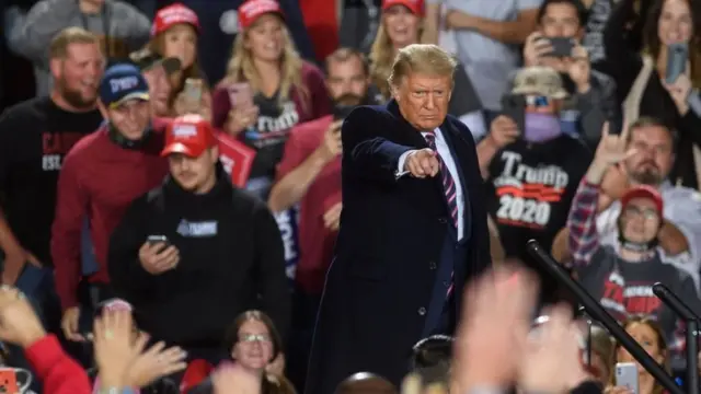 Ku wa 22 z'ukwa cenda Perezida Trump yaritavye ikoraniro ashikiriza n'ijambo ata gapfukamunwa yambaye