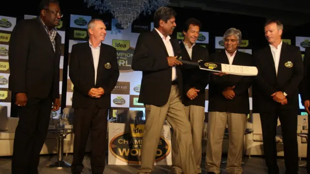 கிரிக்கெட்டில் ஜொலித்த இம்ரான் பிரதமராக சாதிப்பாரா?